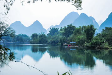 你适合浓妆还是淡妆 选对妆容才能站稳c位