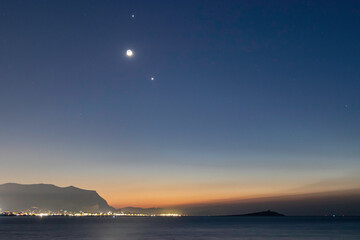 八月完美收官九月再接再厉的句子