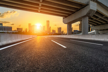 幼儿园孩子的家长会上家长该说什么感想？