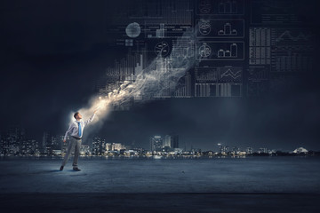 你适合浓妆还是淡妆 选对妆容才能站稳c位